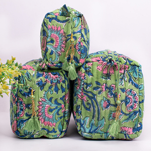 Bolsa de Maquillaje Portátil Hecha a Mano con Cierre y Acolchado de Algodón Ecológico, Diseño Único, Multifuncional, Reutilizable y Grande - Product Image 2