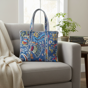Bolso Tote Azul Hecho a Mano con Estampado, Bolso de Hombro Acolchado de Algodón Ecológico con Asa a Rayas, Bolso Obra Maestra de Alta Costura - Product Image 5