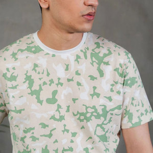 T-shirt léger et respirant pour homme avec finition lisse, idéal pour le confort quotidien et les activités de plein air - Product Image 6