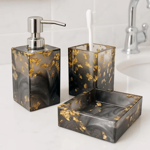 Juego de Accesorios de Baño de Resina Rectangulares de Lujo, Impermeables, de Alta Calidad, para Hoteles y Uso Doméstico, Modelo Elegante con Patrón Omar - Product Image 1