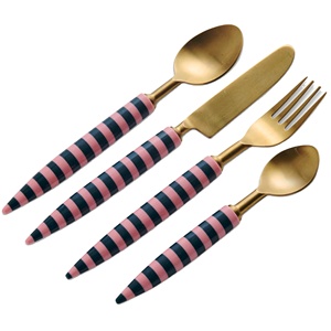 ชุดอุปกรณ์เสิร์ฟสลัดสแตนเลสเกรด 304 เคลือบ PVD เป็นมิตรกับสิ่งแวดล้อม ล้างในเครื่องล้างจานได้ ราคาโรงงาน ชุดอุปกรณ์ 2-24 ชิ้น - Product Image 1