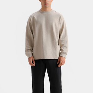Sudadera con cuello simulado "Urban Explorer" en tono mineral tierra con ribetes reflectantes - Product Image 1
