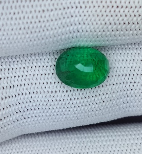 Esmeralda Natural de Zambia |   Piedra Suelta de Esmeralda Verde |   Gema Preciosa de Alta Calidad para Joyería, 4.38 Quilates - Product Image 4