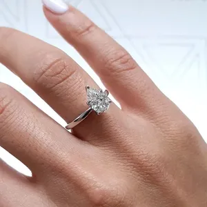 Bague de fiançailles solitaire en moissanite, or blanc massif 14 carats, 2 carats, taille brillant rond, VVS2, sertissage à griffes, tendance - Product Image 4