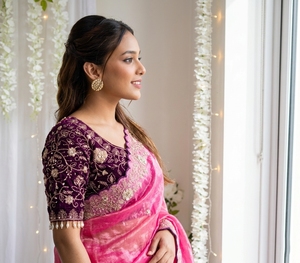 Sari en soie rose avec blouse brodée pour mariage, tenue traditionnelle indienne pour femme, longueur au sol - Product Image 4