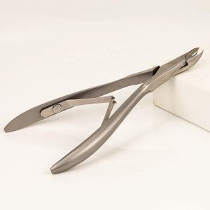 Coupe-ongles professionnel de qualité salon avec poignée antidérapante, outil en acier inoxydable durable pour les soins des ongles des doigts et des orteils - Product Image 3