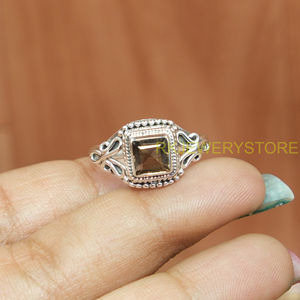 แหวนควอตซ์สโมคกี้ทรงสี่เหลี่ยมแบบวินเทจ |   แหวนเงินแท้ 925 ลายฉลุทำมือ |   เครื่องประดับอัญมณีสไตล์โบราณสำหรับผู้หญิง - Product Image 3
