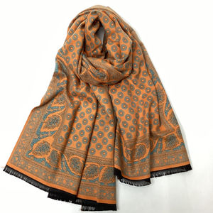 ผ้าคลุมไหล่ผู้หญิงขายส่ง เนื้อนุ่ม มีขอบ แต่งสีตามสั่ง พิมพ์ลาย ผ้าถักสำหรับฤดูหนาว ผ้าแคชเมียร์ ลูกไม้สีดำ บริการ OEM - Product Image 2