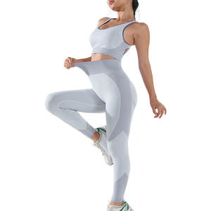 Conjunto de yoga para mujer, personalizado, de alta calidad, sin costuras, ligero, con el mejor diseño, ropa deportiva de alta elasticidad para gimnasio, conjunto de yoga para mujer - Product Image 1