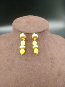 Pendientes Colgantes Chapados en Oro Amaira Jewels con Perlas de Imitación, Pendientes de Fiesta con Forma de Bola Vintage para Mujer de Rajasthan - Product Image 6