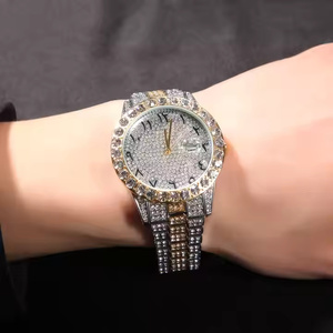 Montre pour homme en quartz avec diamants en moissanite de qualité supérieure, boîtier en alliage, bracelet en acier inoxydable de 5 mm d'épaisseur, style de luxe et tendance - Product Image 3