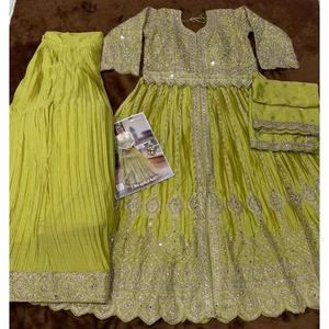 Vestido Anarkali de Diseñador con Bordado Meenakari, Traje Tradicional Étnico para Bodas, Ropa Festiva de Lujo con Bordados Elaborados - Product Image 4
