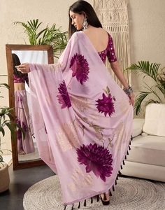 Sari de Diseño KV para Mujer, en Georgette Color Malva con Estampado, con Blusa sin Coser - Product Image 3