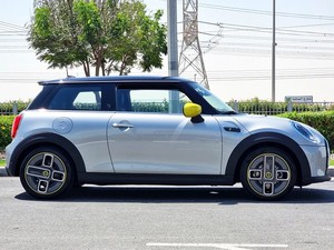 M  IN I Co op er S E  VOITURE ÉLECTRIQUE - Product Image 3