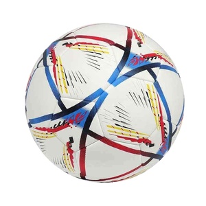 ลูกฟุตบอลเย็บมือแบบคลาสสิกพร้อมโลโก้สั่งทำใหม่สำหรับขายส่ง  ไส้ยางคุณภาพสูง ทนทานต่อแรงกระแทก เหมาะสำหรับการฝึกซ้อม - Product Image 4