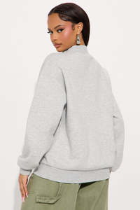 Wholesale Women Mock Neck Sweatshirt Oversized Streetwear Pullover Casual Fashion Apparel Supplier USA Market - Product Image 4