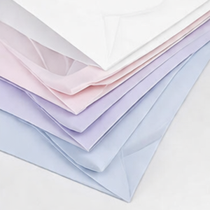ถุงกระดาษสีขาวพิมพ์ลายตามสั่ง พร้อมหูหิ้วแบบเกลียว สำหรับบรรจุภัณฑ์ของขวัญ ถุงหิ้วสำหรับร้านค้าปลีก ขายส่ง - Product Image 5