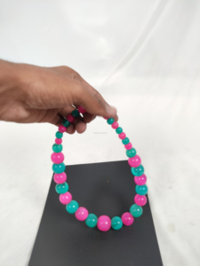 สร้อยคอเรซิ่น คอลเลคชั่นพิเศษ สร้อยคอเรซิ่นทำมือสำหรับสาวๆ ใส่ในงานแต่งงานและงานปาร์ตี้ เครื่องประดับเรซิ่นจากอินเดีย - Product Image 3