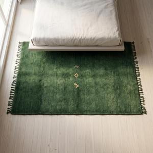 Alfombra Clásica de Lana Anudada a Mano Estilo Marroquí Verde Esmeralda Premium con Patrón Floral y Flecos Decorativos - Product Image 2