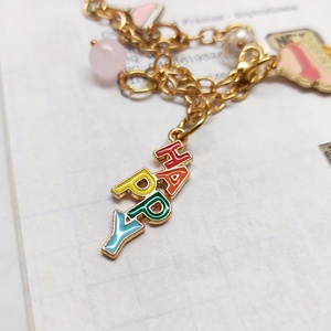 Bracelet à breloques avec breloques et perles en forme de cône de crème glacée joyeux et de cocktail – Idéal pour le quotidien et les célébrations - Product Image 3