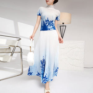Ensemble jupe plissée décontractée longueur cheville et haut à manches courtes pour femme, motif floral personnalisé, printemps/été - Product Image 2