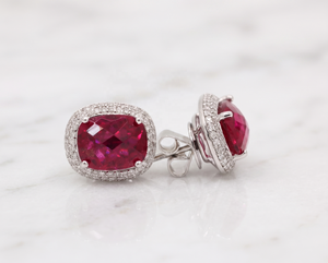 Pendientes de Oro Blanco de 18k con Turmalina Rosa Natural de 6.19ct y Halo de Diamantes, Joyas Memoria, Venta al Por Mayor - Product Image 4