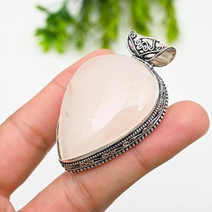 Pendentif bohème en argent sterling avec quartz rose serti à la main, forme poire - Product Image 6