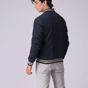 Veste universitaire de haute qualité pour hommes, logo personnalisé, broderie en chenille de laine, saison hivernale, manches en cuir - Product Image 6