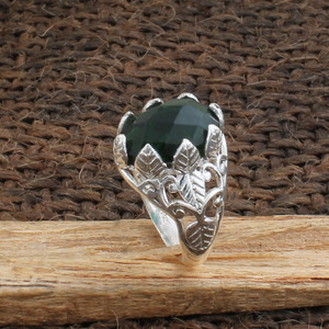 Bague Solitaire Classique Bohème Faite à la Main en Argent Sterling 925 avec Quartz Vert Taille Brillant Certifié Jaipur Unisexe - Product Image 3
