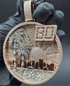 Colgante Redondo de Lujo Skyline, Completamente Engastado con Diamantes VVS Cultivados en Laboratorio, con Plata de Ley 925 para Hombre - Product Image 1