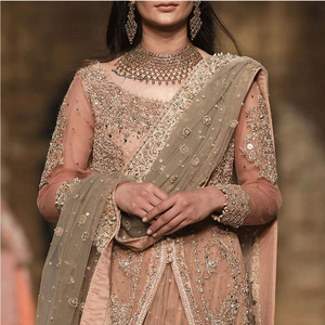 Vestido Lehnga Estilo Asiático para Novia Pakistaní, Lehnga Nupcial Pesada Personalizable para el Día de la Boda - Product Image 5