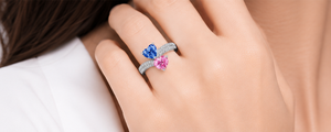 แหวนทองคำขาว 18K แบบ Toi et Moi ประดับเพชรทรงหัวใจสีน้ำเงินและชมพู ดีไซน์หัวใจคู่แบบแยกส่วน ประดับเพชรแบบ Pave Band เครื่องประดับหรูหรา - Product Image 6