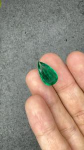 Émeraude naturelle de 5,68 carats, provenant de la mine de Zambie, de forme poire, vert intense, pierre précieuse, certifiée IGI, Jai Narayan Gems, bague de luxe - Product Image 4