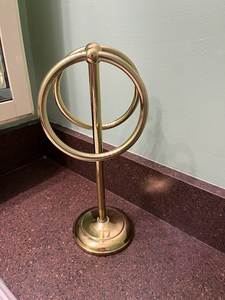 Decorative Brass Towel Stand For Luxury Bathroom Accessories Countertop Display High Quality Towel Holder Durable Designs - Product Image 5