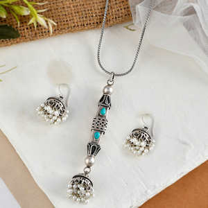 Ensemble de bijoux fins classiques Meera Jaipur - Ensemble collier et boucles d'oreilles, pendentif élégant en argent pour mariage et fiançailles - Product Image 3