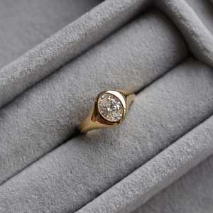 Bague solitaire ovale tendance pour homme, 2,00 carats, en or massif 14 carats, diamant de laboratoire, cadeau de promesse pour amis - Product Image 3