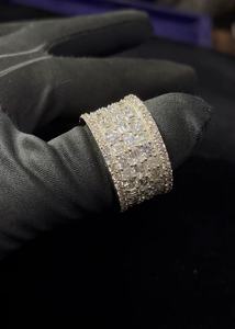 Anillo de Lujo Urbano para Hombre, Chapado en Plata de Ley 925 con Diamantes, Corte Esmeralda VVS, Estilo Hip Hop, para un Look Moderno - Product Image 4