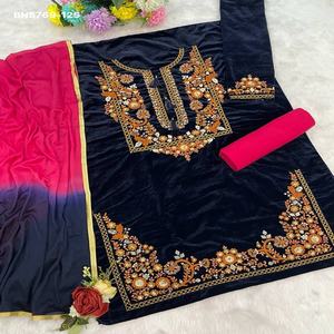 Ensemble Salwar-Kameez de Soirée en Velours Lourd de Haute Qualité, Brodé de Multiples Fils et Sequins, Vêtements Ethniques, Vente en Gros - Product Image 1