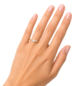 Bague d'anniversaire ou de promesse en or massif 14 carats, demi-torsadée, avec motif feuille délicat et diamant de laboratoire rond, style minimaliste - Product Image 5
