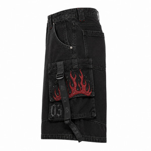 Shorts cargo Y2K noirs délavés personnalisés pour hommes, style streetwear ample en denim avec appliqués flamme rouge, strass et sangles en sangle. - Product Image 5