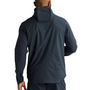 Conjunto Deportivo Personalizado para Hombre, Chaqueta Cortavientos de Dos Piezas con Cierre y Pantalones Cortos de Poliéster y Nailon - Product Image 2