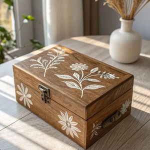 Caja Decorativa de Madera Tallada para Pañuelos, Ideal para Aniversarios de Boda y Regalos Festivos - Product Image 1