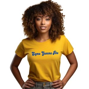 Camiseta Gráfica de Camionera para Mujer, Manga Corta, Cuello Redondo, Estampado de Letras Griegas, Estilo Casual Universitario, Ropa Urbana - Product Image 1