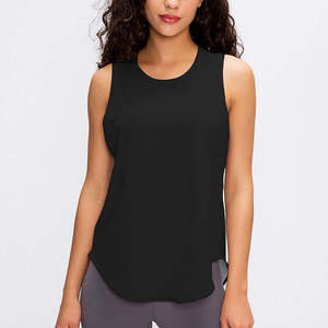 Camiseta sin mangas para mujer con textura suave, que combina un ajuste favorecedor con comodidad y estilo duraderos. - Product Image 2