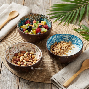 Tazón de Coco de Lujo Hecho a Mano, Tazón Artesanal con Incrustaciones de Madreperla y Lacado, Tazón Ecológico para Servir - Product Image 4