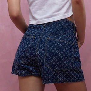 Shorts de Mezclilla para Mujer, Diseño Moderno con Estampado Láser, Shorts de Mezclilla Casuales y Cómodos para Verano - Product Image 2