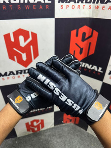 ถุงมือฟุตบอลแบบเต็มนิ้ว รุ่นใหม่ MARGINAL วัสดุ PU พิมพ์ลายแบบ Sublimation กันลื่น สำหรับกิจกรรมกลางแจ้ง ถุงมือกีฬาบุรุษ ถุงมือฟุตบอลทีมชาติอเมริกัน - Product Image 3