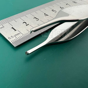 เครื่องมือผ่าตัด คีมหนีบเนื้อเยื่อแบบ Adson Brown ขนาด 7x7 ซี่ฟัน 4 3/4  แบบใช้ซ้ำได้ คีมหนีบเนื้อเยื่อแบบ Adson Brown ขนาด 7x7 ซี่ฟัน 4 3/4 - Product Image 3