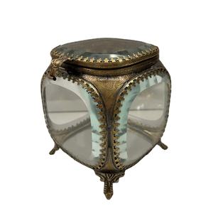 Boîte à bijoux vintage de forme personnalisée, cadre en laiton sculpté à la main, verre épais biseauté, boîte de rangement, organisateur de bijoux fait à la main - Product Image 3