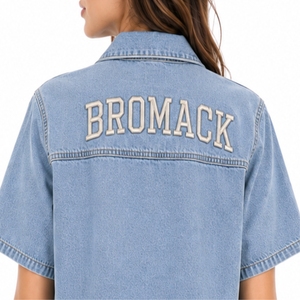 Chemise en jean à manches courtes pour femmes, surchemise décontractée à boutons, vêtements décontractés modernes, chemise en jean de style streetwear d'été pour femmes - Product Image 6